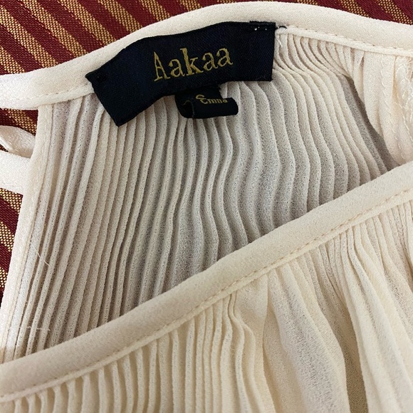 Aakaa Cream Pleated Blouse size S - Picture 5 of 7